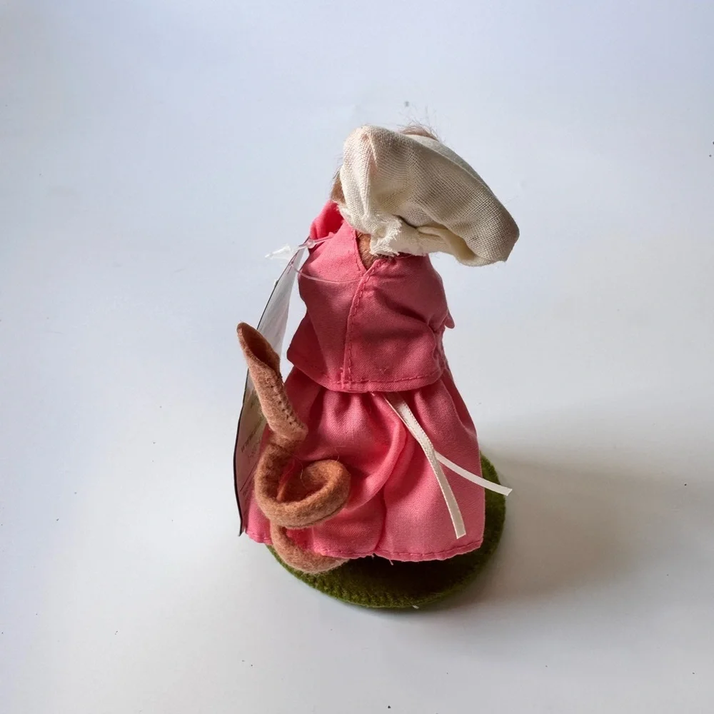 Annalee Doll Colonial Girl Mouse Butter Churning 5